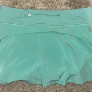 Lululemon Teal Athletic Skort with small pleats Sz 6